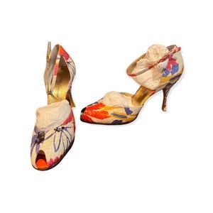 Gucci peep toe heels. Size 38